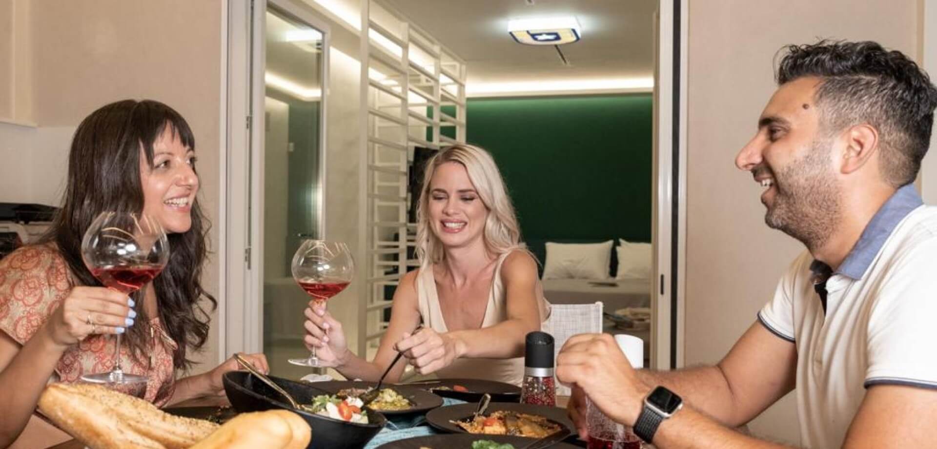 Σχετικά με εμάς